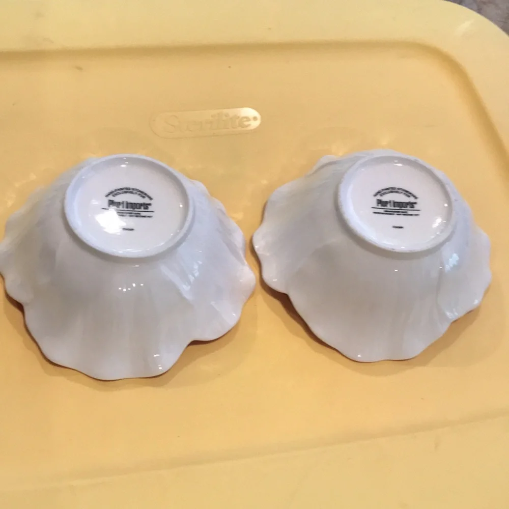 PIER 1  Bowls Red Yellow Flower Bowls Ice Cream Dishes Set of 2